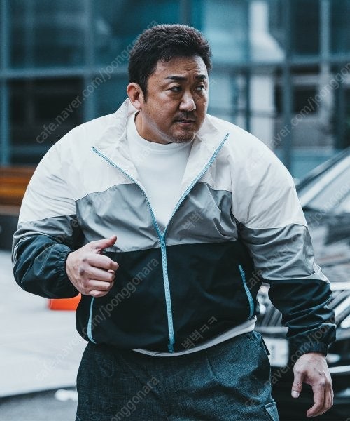 범죄도시3 리복 콜라보 마동석 배우 바람막이 자켓 105사이즈 팝니다