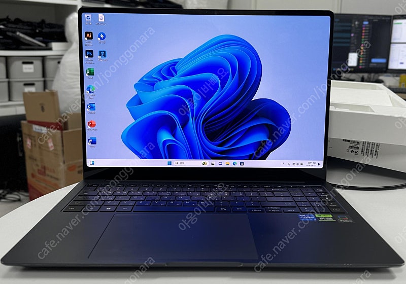 [삼성]갤럭시북3 울트라 NT960XFS-G72AG i7/32G/512G