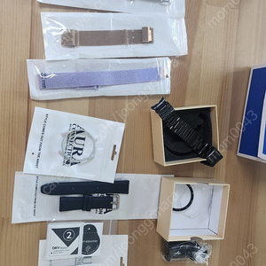 삼성 Galaxy Watch 6 워치6 클래식 47mm 43mm 외 워치5 워치3 워치2 원 20미리 메탈 가죽 스트랩 보호 강화유리 액세서리 판매합니다. 실버 블랙 가죽 등등