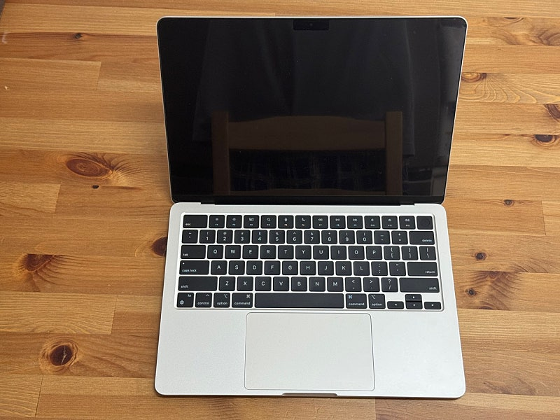 M2 맥북에어 / 13인치 / 8코어 / 16GB 판매 이미지