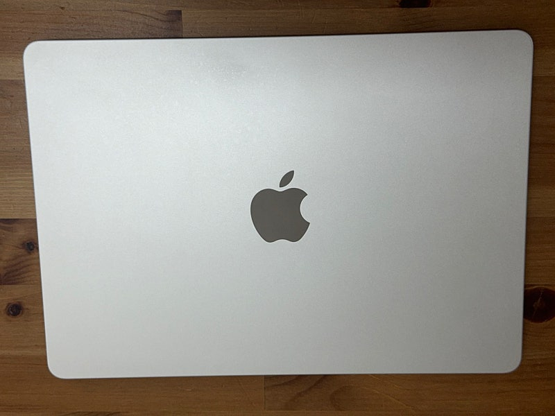M2 맥북에어 / 13인치 / 8코어 / 16GB 판매 이미지