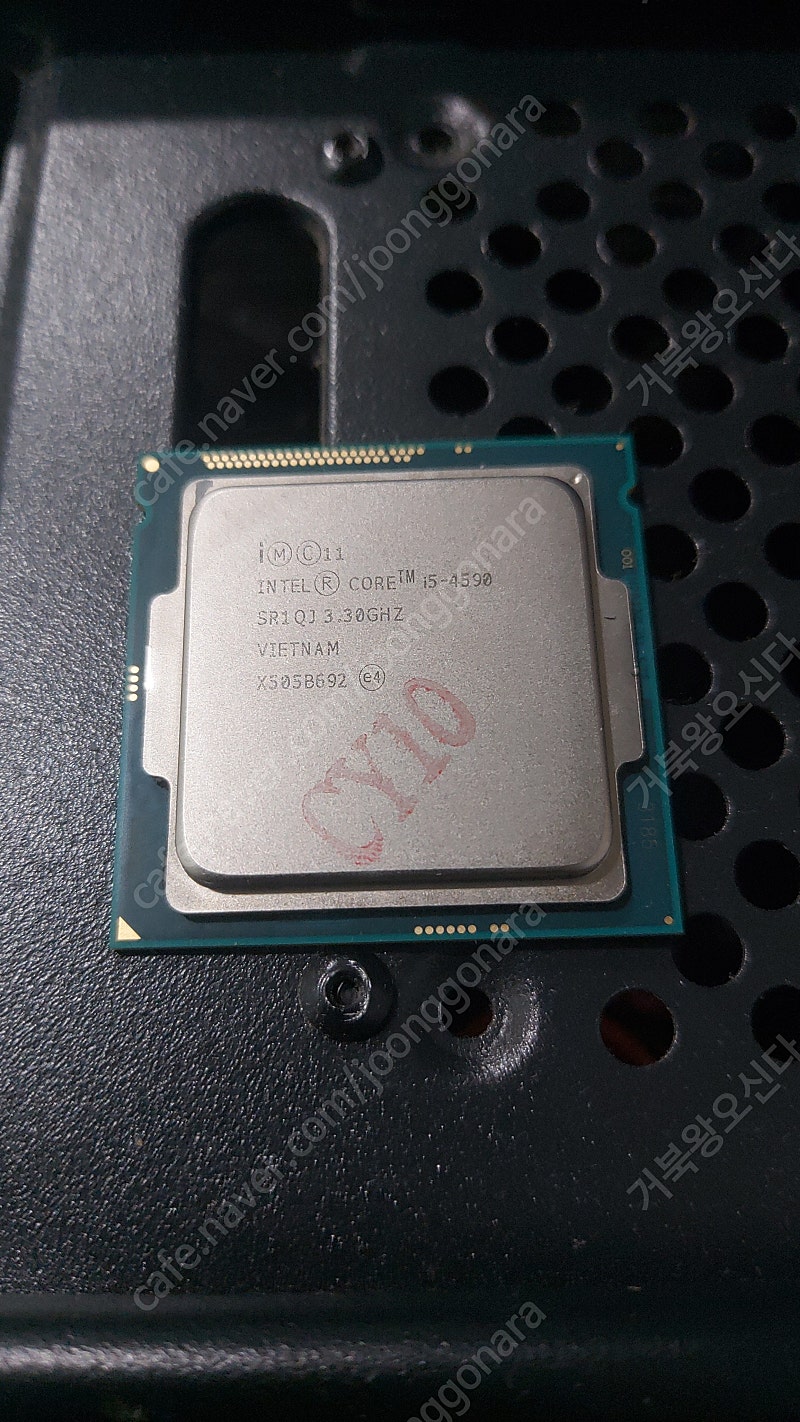 인텔 CPU i5-4590 [3.30Ghz] 팝니다(서비스 메모리카드 2장)