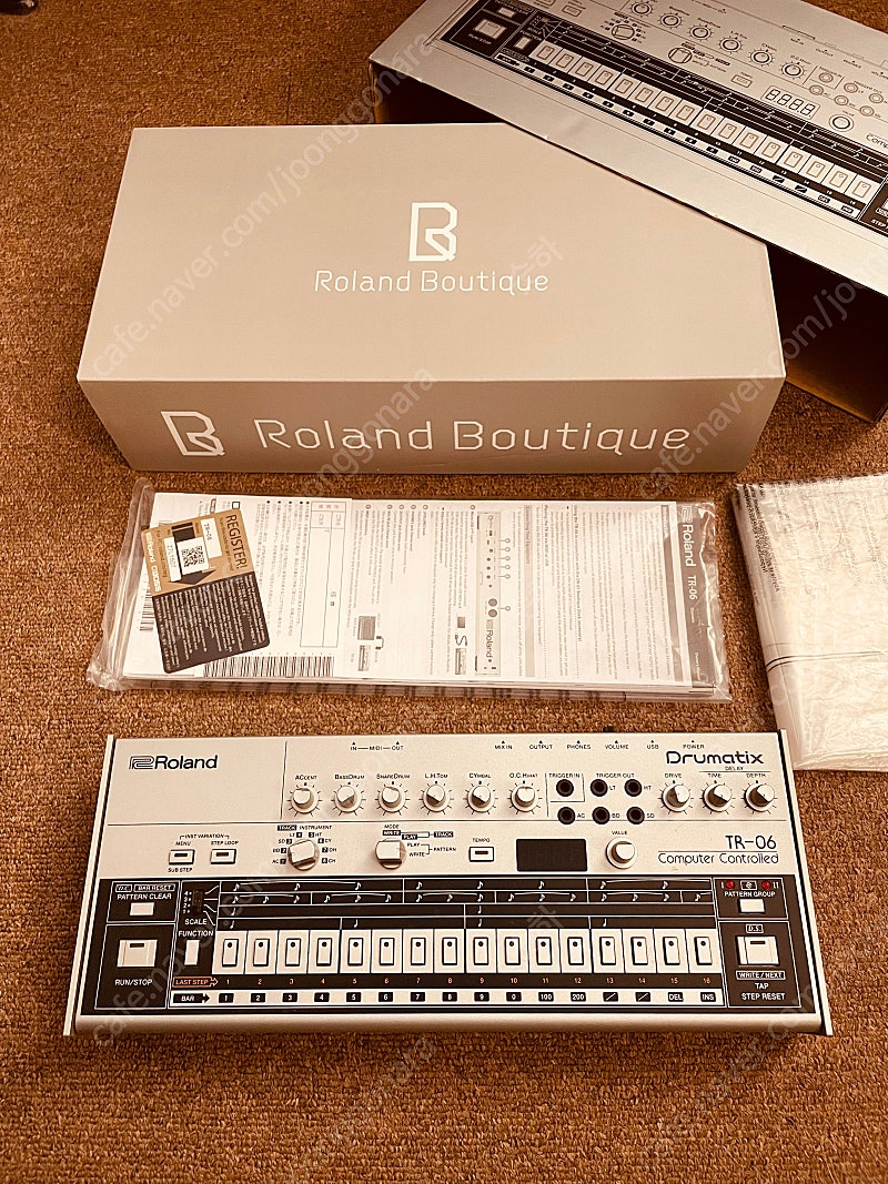 드럼머신 Roland TR-06