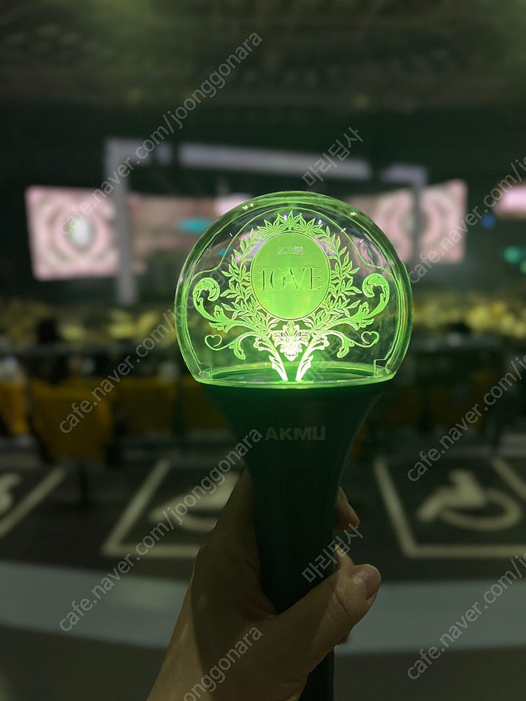 악뮤 10주년 응원봉 이미지