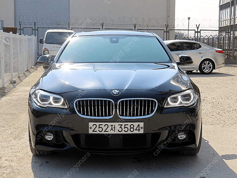 BMW5시리즈 (F10) 520d xDrive M 에어로다이나믹 프로@중고차@중고차매입@전액할부@저신용자@신불자@소액할부@현금@카드 전부 가능합니다!