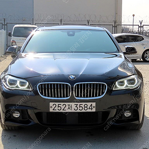 BMW5시리즈 (F10) 520d xDrive M 에어로다이나믹 프로@중고차@중고차매입@전액할부@저신용자@신불자@소액할부@현금@카드 전부 가능합니다!