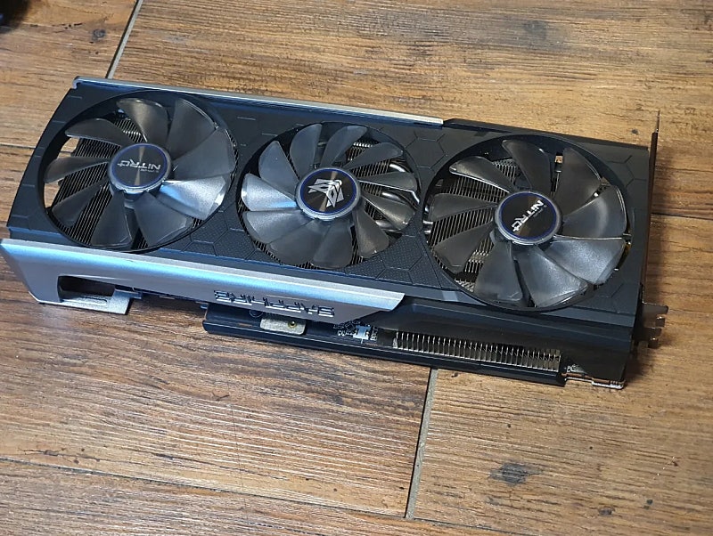 라데온 RX 5700 XT (RTX 3060, RTX 2070 동급)