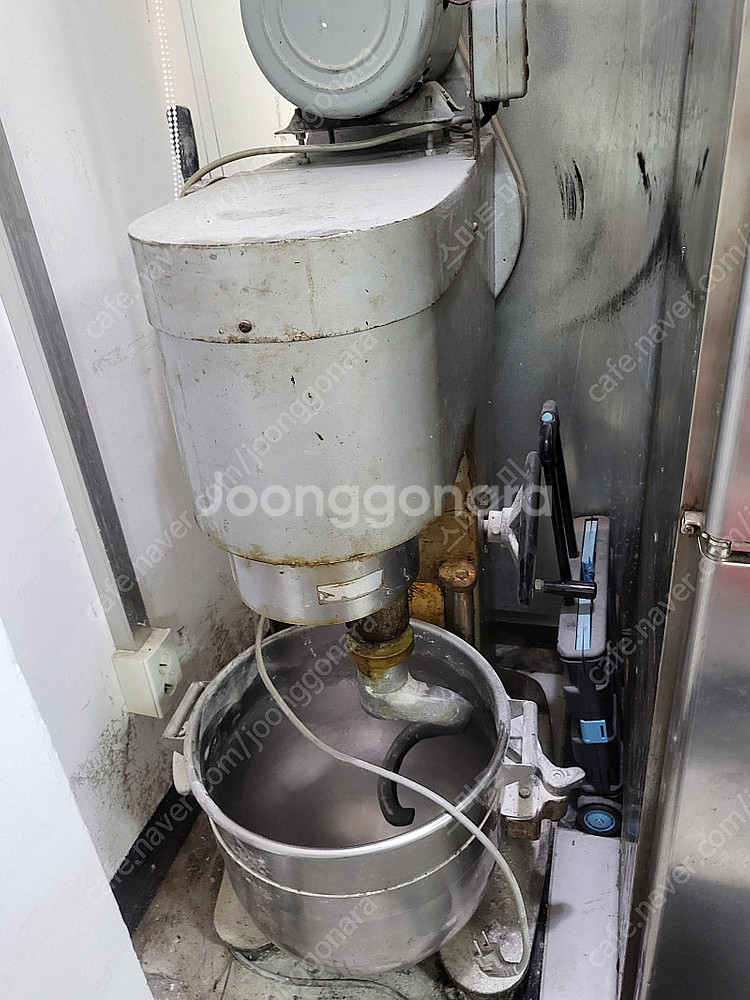 LNG 가스 오븐기+토핑냉장고+반죽기+롤러기 (급처분)--3