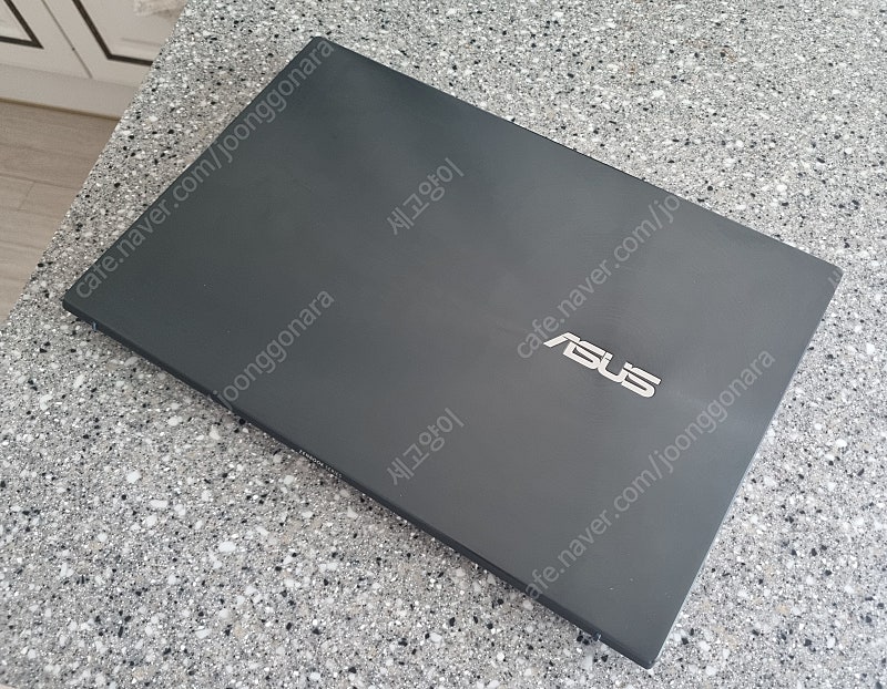 ASUS 젠북14 UM425QA 노트북 판매합니다.