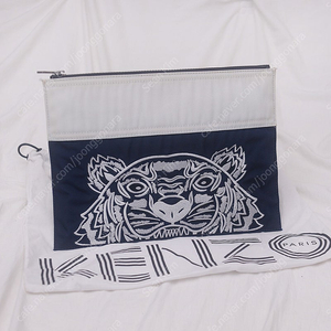 겐조 (KENZO) 컬러블럭 타이거 자수 로고 클러치백