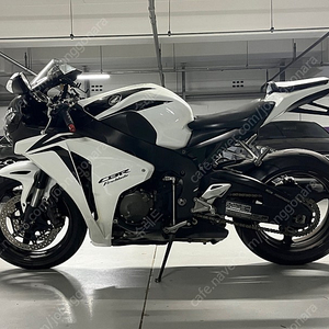 혼다 CBR1000RR 08년식 혼다코리아 정식 수입 차량 아크라포빅 풀배기 정품