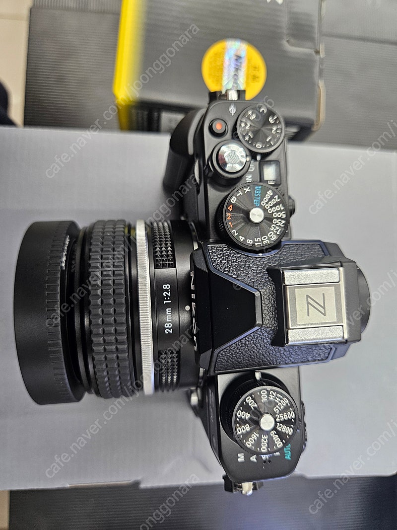 <급처> 니콘 zfc 블랙 (34컷) 28 mm se 렌즈 팝니다.