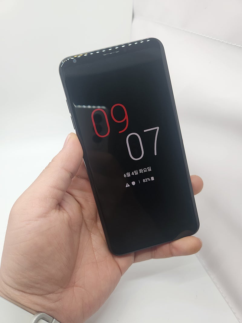 LG V30플러스 128GB 블랙 팝니다