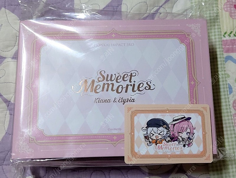 붕괴3rd X 달콤커피 콜라보 Sweet Memories 선물 세트 (미개봉, 쿠폰 포함, 코스터 미포함) 35,000원에 팝니다.