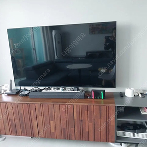 LG 65형 TV와 사운드바(화질 최상)