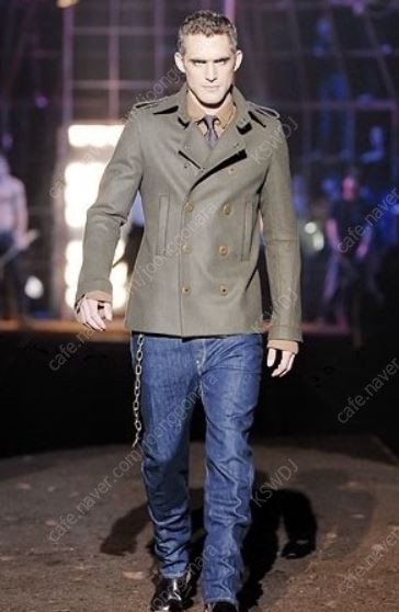 디스퀘어드2 DSQUARED2 코트 해군 견장 피코트 제독 피콧 46 정품 톰브라운 스톤아일랜드 몽클 발렌시아가 지방시 한섬 준지 솔리드 버버리