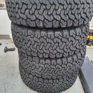 BF 굿리치 A/T 오프로드타이어 275/70R17 팝니다