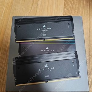 커세어 도미네이터 티타늄 6400 16x2 32GB 팝니다