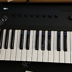 NI komplete kontrol A61 컴플리트 컨트롤