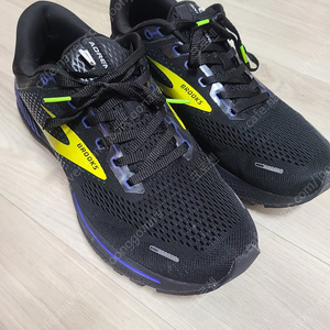 브룩스 아드레날린 gts22 275 4e