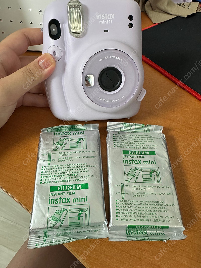 인스탁스 미니 11 Instax Mini 11 라일락 퍼플 Lilac Purple 카메라 내 8장 + 필름 20장 팩 + 케이스