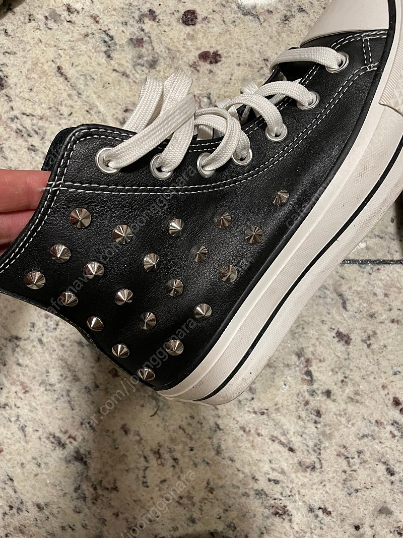 [가격내림] 컨버스 하이탑 블랙 레더 스터드 (징) 37.5 size (240) converse