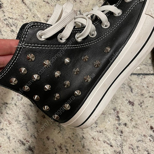 [가격내림] 컨버스 하이탑 블랙 레더 스터드 (징) 37.5 size (240) converse