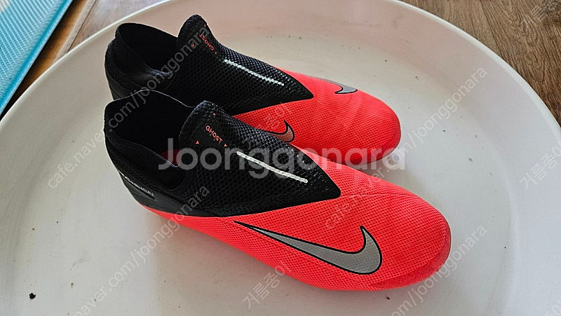 나이키 팬텀 축구화 270--1