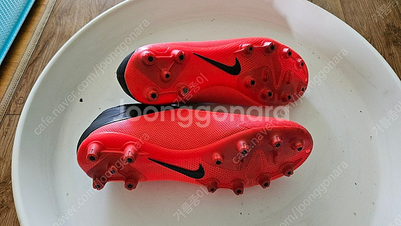 나이키 팬텀 축구화 270--2