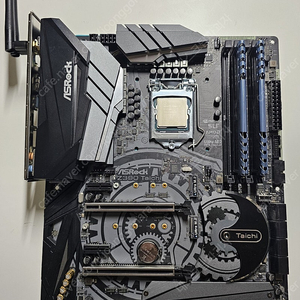 i7-9700k z390 타이치 실리콘파워 3200 DDR4 반본체 팝니다.