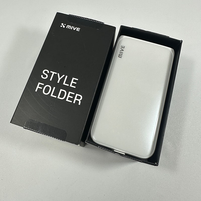 효도폴더폰 카톡가능한 폴더폰 풀박스 스타일폴더 화이트 32기가 SKT 11만 판매합니다.