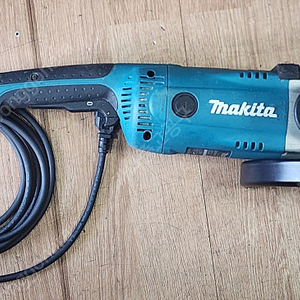 마끼다 9인치 그라인더 (makita/ GA 9020S) 중고 팝니다