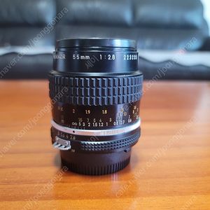 니콘 MF 55mm 2.8 마크로렌즈 팝니다.