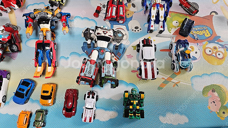 또봇 카봇 터닝메카드 등 로봇 장난감 30여개 일괄 직거래로만 싸게 드립니다.--1