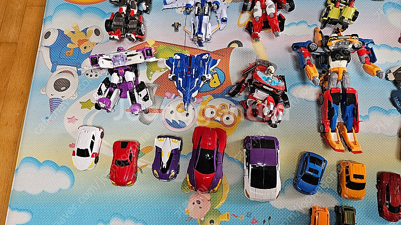 또봇 카봇 터닝메카드 등 로봇 장난감 30여개 일괄 직거래로만 싸게 드립니다.--2