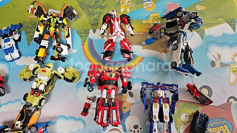 또봇 카봇 터닝메카드 등 로봇 장난감 30여개 일괄 직거래로만 싸게 드립니다.--4