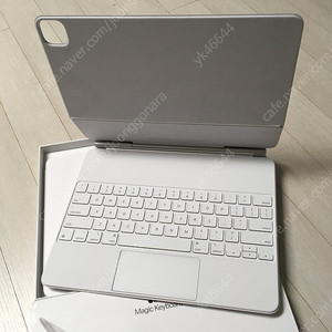 [대전] 미사용 애플 아이패드 전용 정품 12.9 매직 키보드 단순 개봉