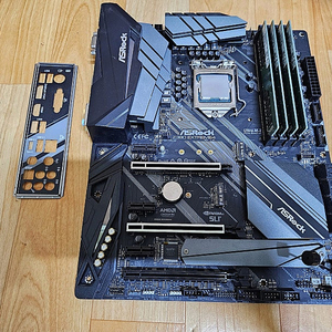 CPU 인텔 i9-9900K , 메인보드 ASRock Z390 EXTREME4 , 메모리 삼성 64GB 2Rx8 PC4-2666V ( 16 x 4 ) 판매합니다