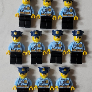 레고 경찰 커스텀 미니피규어 팝니다.