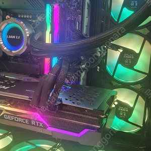 게이밍 고사양 고급형 수냉팝니다 i7-12700KF DDR5 32G 삼성980 1TB RTX3070TI Z690 리안리케이스등