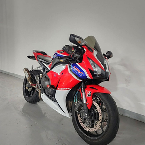 2016년식 CBR1000RR 판매합니다.​