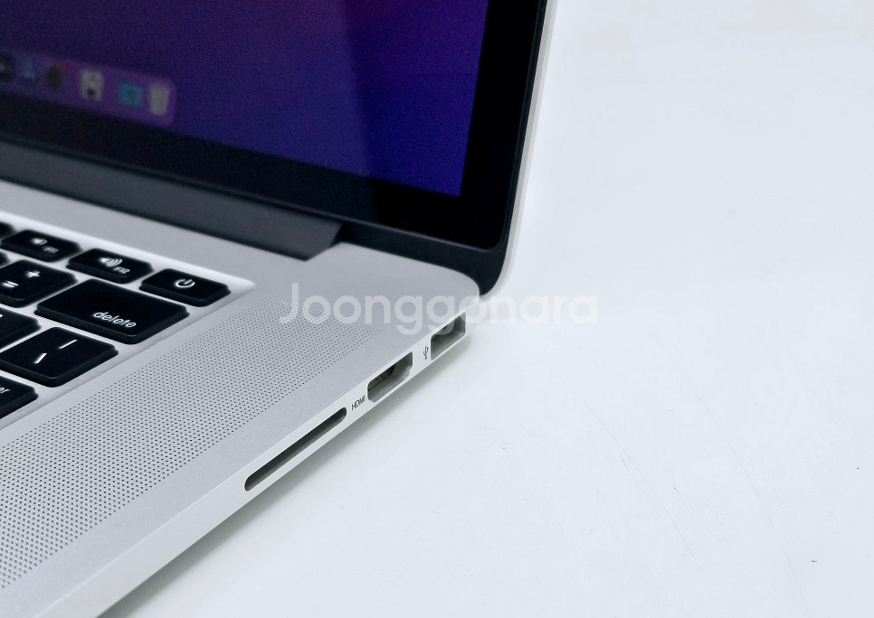 2015 맥북프로 15인치 256GB i7/16GB 애플로고LED--3