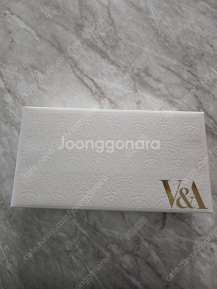 V&A--2