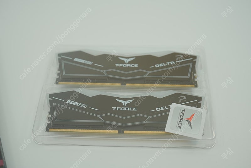 팀그룹 T-Force DDR5 6800MHz 96GB CL36 Delta RGB XMP3.0 메모리 박스풀 팝니다