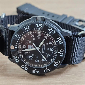 LUMINOX SERIES 3000 NAVY SEAL 시계