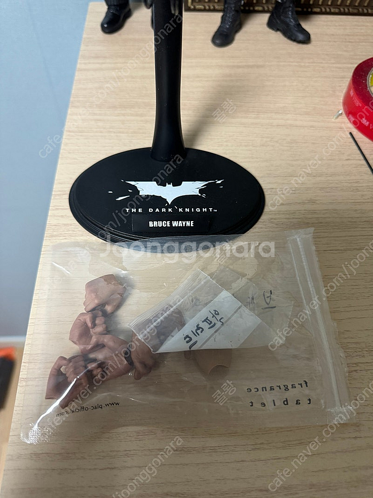 핫토이 다크나이트 아머리세트 브루스웨인단품--4