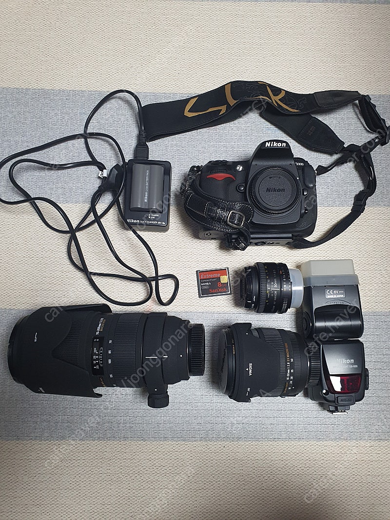 니콘 DSLR D300, 렌즈 + 스트로보 팝니다.