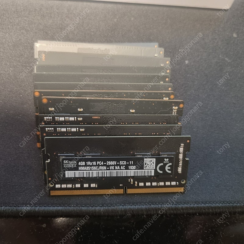SK 하이닉스 DDR4 21300 2666 4GB 노트북용 12개 일괄 팝니다.