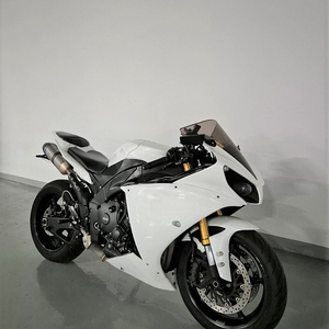 2012 YZF-R1 빅뱅알원 화이트 판매합니다.​