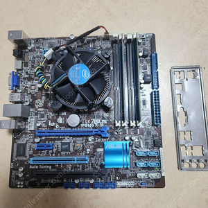 ASUS메인보드에 ASUS(P8H67-M) CPU(i3-2100) 메모리(P3 2G*2개) 장착 SET 1개 판매합니다